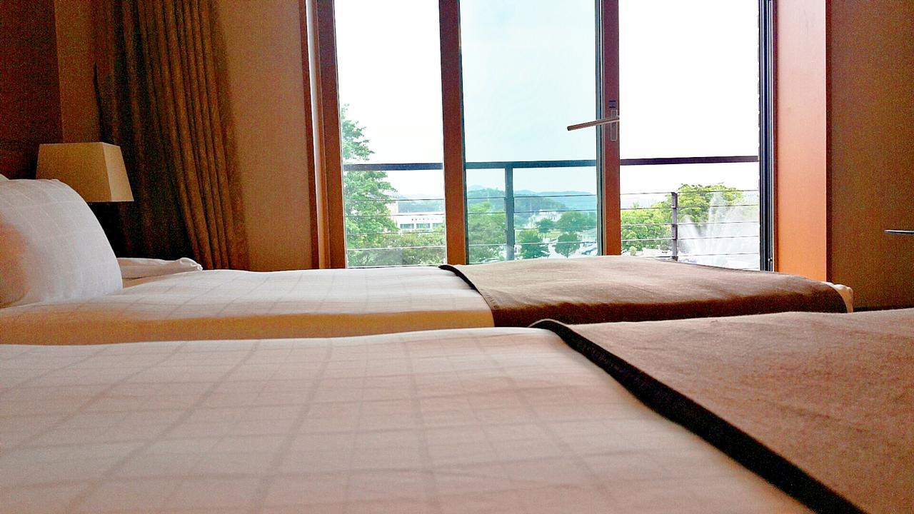 Hantan River Spa Hotel Cheorwon Exteriör bild